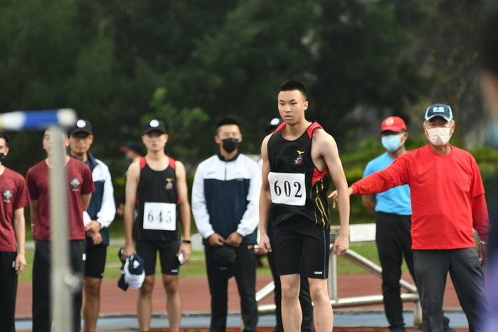 謝孟勳同學----男子跳高冠軍